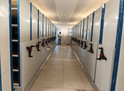 Rayonnage mobile dans les salles archives au siège de la BOAD